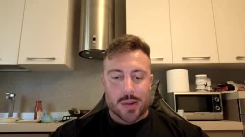 Snapshot of toro_arrapato chatting on May 17, 1:18 pm toro_arrapato online show from May 17, 1:18 pm