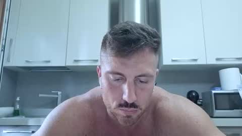 Snapshot of toro_arrapato chatting on May 30, 3:31 pm toro_arrapato online show from May 30, 3:31 pm