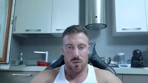 Snapshot of toro_arrapato chatting on May 31, 6:20 pm toro_arrapato online show from May 31, 6:20 pm