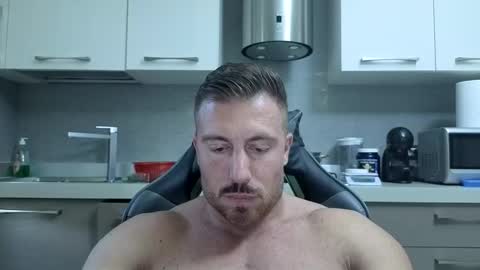 Snapshot of toro_arrapato chatting on June 1, 6:31 pm toro_arrapato online show from June 1, 6:31 pm