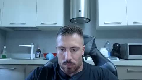 Snapshot of toro_arrapato chatting on June 6, 4:12 pm toro_arrapato online show from June 6, 4:12 pm