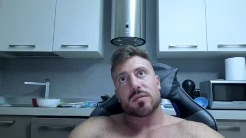 Snapshot of toro_arrapato chatting on June 13, 12:30 am toro_arrapato online show from June 13, 12:30 am