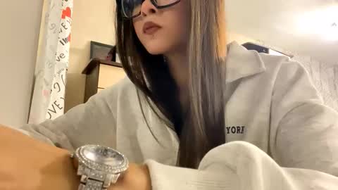 Julia online show from December 4, 11:08 am