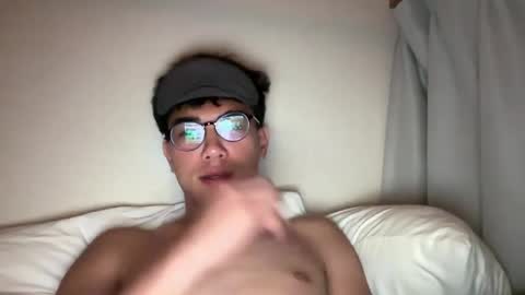 Snapshot of toshikaro0 chatting on April 26, 3:32 pm Karo online show from April 26, 3:32 pm