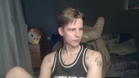Snapshot of tosssska20 chatting on June 6, 2:38 am Toshka online show from June 6, 2:38 am