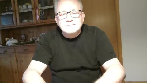 Snapshot of toto758 chatting on February 14, 10:28 am toto758 online show from February 14, 10:28 am