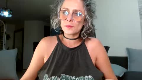 Snapshot of totypink chatting on December 3, 7:00 pm TotyPink online show from December 3, 7:00 pm