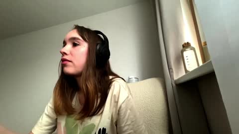 Snapshot of towandagautreaux chatting on March 25, 2:45 pm Alice online show from March 25, 2:45 pm