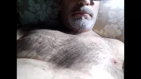 Snapshot of tra649167 chatting on February 25, 11:00 pm tra649167 online show from February 25, 11:00 pm