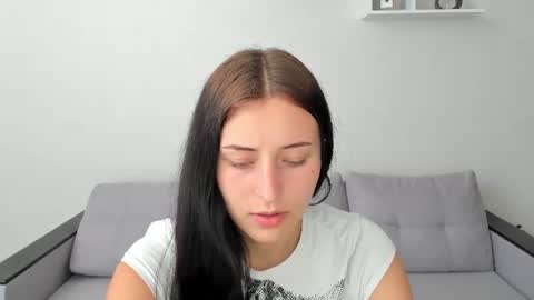tracey_gill online show from June 28, 1:22 am