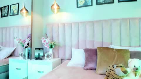 Tracy  online show from February 18, 8:38 pm