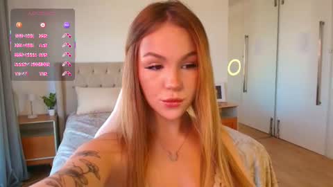 Snapshot of tracy_tay1or chatting on June 22, 10:56 am Tracy GMT2 Mon 3 AM - 4 PM Tue 3 AM - 4 PM Wed 3 AM - 4 PM Thur 3 AM - 4 PM Fri 3 AM - 4 PM online show from June 22, 10:56 am