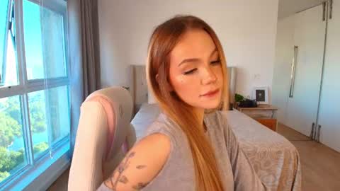 Snapshot of tracy_tay1or chatting on July 2, 11:05 am Tracy GMT2 Mon 3 AM - 4 PM Tue 3 AM - 4 PM Wed 3 AM - 4 PM Thur 3 AM - 4 PM Fri 3 AM - 4 PM online show from July 2, 11:05 am