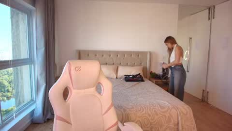 Snapshot of tracy_tay1or chatting on July 9, 11:03 am Tracy GMT2 Mon 3 AM - 4 PM Tue 3 AM - 4 PM Wed 3 AM - 4 PM Thur 3 AM - 4 PM Fri 3 AM - 4 PM online show from July 9, 11:03 am