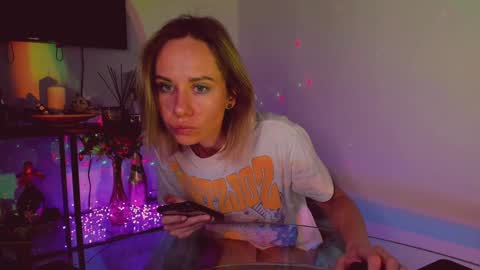 Hey my name is Kiri Kiri online show from January 8, 11:09 pm