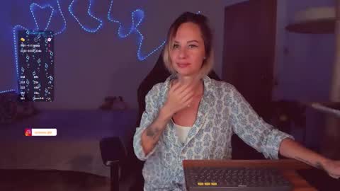 Hey my name is Kiri Kiri online show from November 9, 4:38 pm