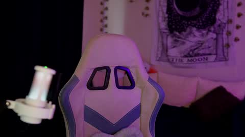 Snapshot of traharaaa chatting on September 11, 9:31 am Ariana and Erik online show from September 11, 9:31 am