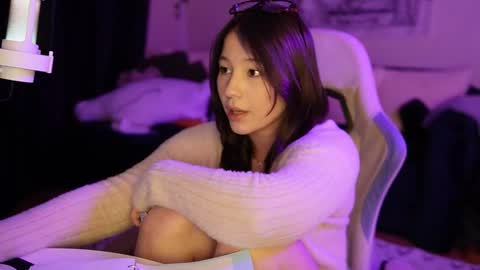 Snapshot of traharaaa chatting on September 21, 5:36 pm Ariana and Erik online show from September 21, 5:36 pm