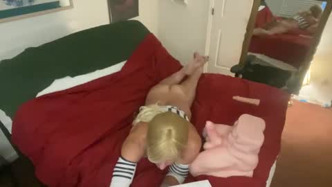 Snapshot of trannytush69 chatting on December 3, 8:16 am USA GURL online show from December 3, 8:16 am