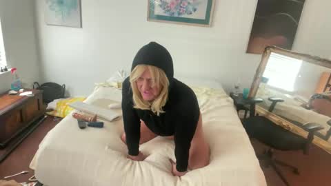 Snapshot of trannytush69 chatting on December 13, 7:43 pm USA GURL online show from December 13, 7:43 pm