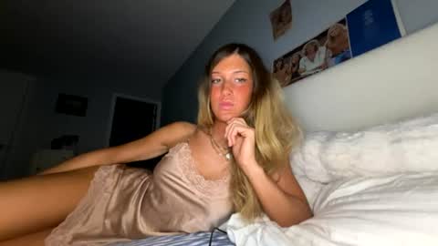 transgirl007 online show from July 1, 1:07 am