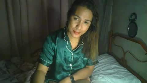 transhottie28 online show from September 12, 8:09 pm