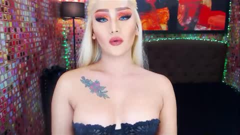 Snapshot of transplayfullolivia chatting on February 18, 1:43 am KYLIE BELLA  TS online show from February 18, 1:43 am