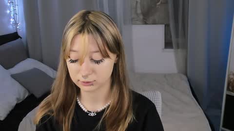 Snapshot of trapsaintgirl chatting on February 5, 1:44 pm Nyuta Hartmann online show from February 5, 1:44 pm