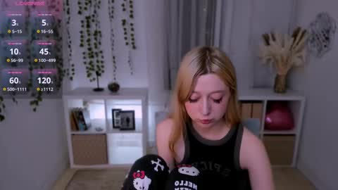 Snapshot of trapsaintgirl chatting on February 21, 1:44 pm Nyuta Hartmann online show from February 21, 1:44 pm