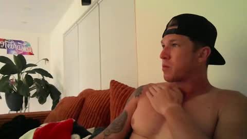 trash_man1989 online show from November 24, 1:05 am