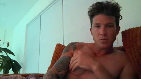 trash_man1989 online show from November 30, 1:09 am