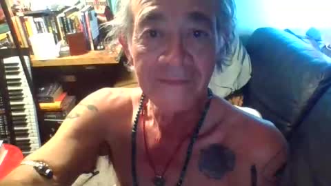 trashdiamond online show from April 5, 6:10 am