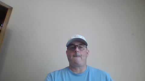 Snapshot of travelingman53 chatting on January 13, 6:49 pm Travelingman53 online show from January 13, 6:49 pm