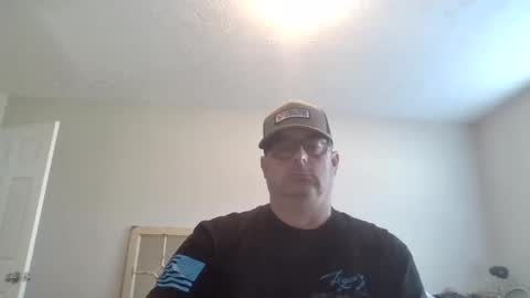 Snapshot of travelingman53 chatting on October 14, 6:31 pm Travelingman53 online show from October 14, 6:31 pm