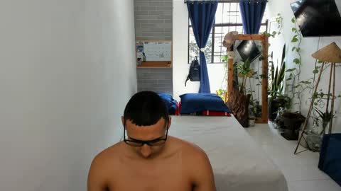 Snapshot of travis_bakerr chatting on December 19, 2:57 pm travis bakerr online show from December 19, 2:57 pm