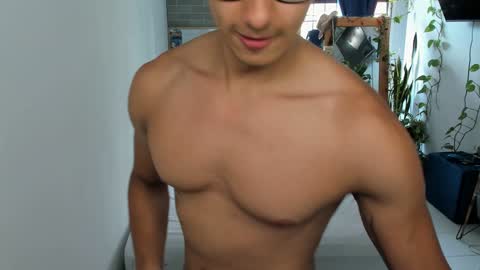 Snapshot of travis_bakerr chatting on February 1, 8:47 pm travis bakerr online show from February 1, 8:47 pm