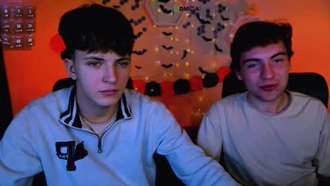 Snapshot of travis_wolf_ chatting on November 1, 7:49 pm Travis online show from November 1, 7:49 pm