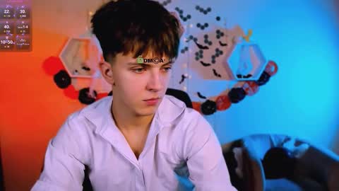 Travis online show from November 2, 7:49 pm