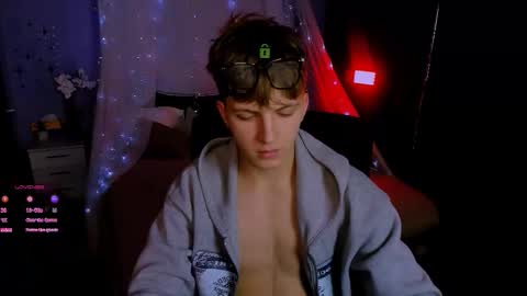 Travis online show from November 5, 8:09 pm