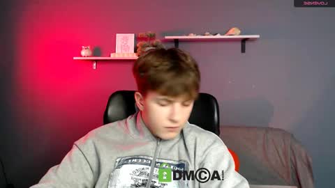 Snapshot of travis_wolf_ chatting on November 28, 8:00 pm Travis online show from November 28, 8:00 pm