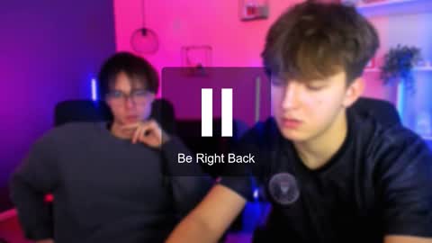 Snapshot of travis_wolf_ chatting on February 2, 9:41 am Travis online show from February 2, 9:41 am