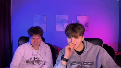 Snapshot of travis_wolf_ chatting on February 5, 9:58 am Travis online show from February 5, 9:58 am