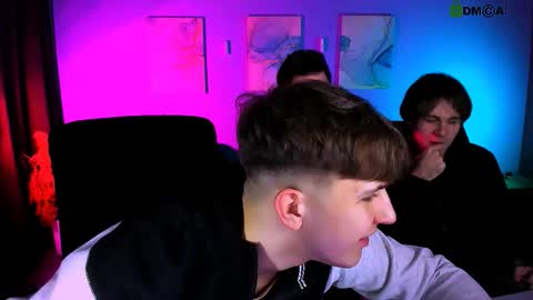 Snapshot of travis_wolf_ chatting on February 16, 9:38 am Travis online show from February 16, 9:38 am