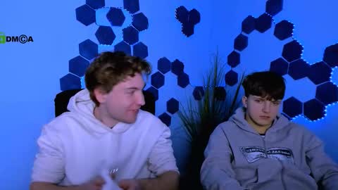 Snapshot of travis_wolf_ chatting on March 3, 9:26 am Travis online show from March 3, 9:26 am