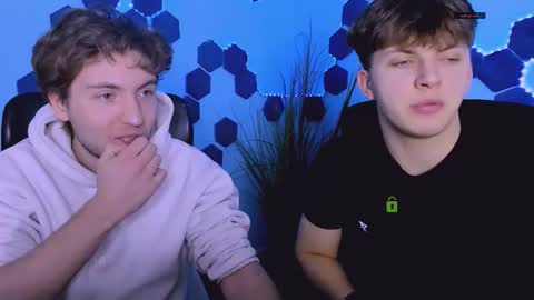 Travis online show from March 7, 9:50 am