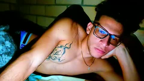 TRAVIS. online show from April 14, 6:41 am