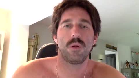 TravisKenn online show from September 29, 6:46 pm