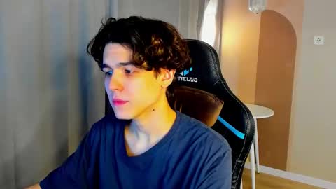 travisrivas online show from March 3, 3:23 am