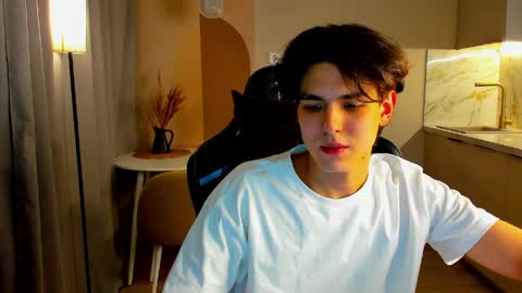 travisrivas online show from March 26, 3:01 am