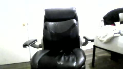 10Thickness online show from June 19, 9:07 pm